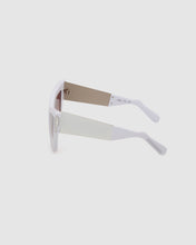 Load image into Gallery viewer, GD0026 Cat-eye sunglasses : Women Sunglasses White  | GCDS
