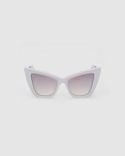 Load image into Gallery viewer, GD0026 Cat-eye sunglasses : Women Sunglasses White  | GCDS
