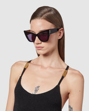 Load image into Gallery viewer, GD0026 Cat-eye sunglasses : Women Sunglasses Black  | GCDS

