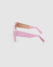 Load image into Gallery viewer, GD0026 Cat-eye sunglasses : Women Sunglasses  Pink  | GCDS
