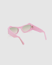 Load image into Gallery viewer, GD0022 Cat-eye sunglasses : Unisex Sunglasses Pink  | GCDS
