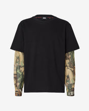 Load image into Gallery viewer, Gcds Hentai Loose T-shirt | Men T-shirts Black | GCDS Spring/Summer 2023
