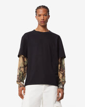 Load image into Gallery viewer, Gcds Hentai Loose T-shirt | Men T-shirts Black | GCDS Spring/Summer 2023
