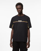 Load image into Gallery viewer, Waved Logo Loose T-Shirt | Men T-shirts Black | GCDS Spring/Summer 2023
