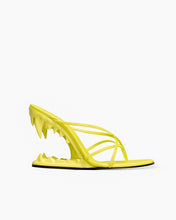 Load image into Gallery viewer, Morso Metallic Thong Sandals
